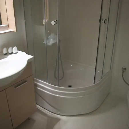 Xenonas Ioanni Parcha Levídhion